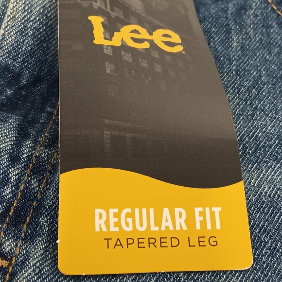 New With Tags Men's Lee Regular Fit Denim Tapered Leg Size 34X32 - Picture 11 of 16